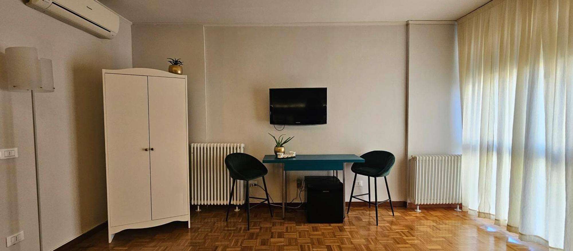 Verona Express Rooms Esterno foto