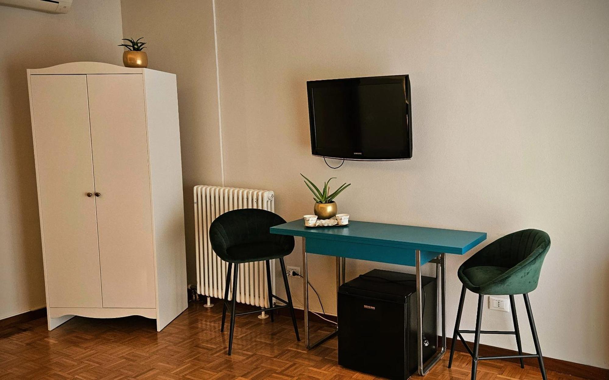 Verona Express Rooms Esterno foto